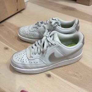Nike womens Gray Sneakers